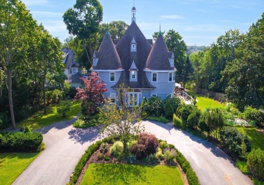 75 Clifton Ave, Marblehead, Massachusetts 01945, 7 Bedrooms Bedrooms, 22 Rooms Rooms,8.5 BathroomsBathrooms,Residential Income,For Sale,Clifton Ave,73222867