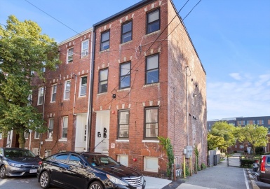 211 W 9th St., Boston, Massachusetts 02127, 8 Bedrooms Bedrooms, 14 Rooms Rooms,4 BathroomsBathrooms,Residential Income,For Sale,W 9th St.,73221624