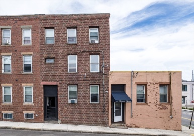 23-25 Division Street, Chelsea, Massachusetts 02150, 7 Bedrooms Bedrooms, 17 Rooms Rooms,5 BathroomsBathrooms,Residential Income,For Sale,Division Street,73220764