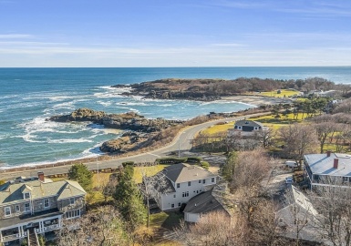 3 Cliff St, Nahant, Massachusetts 01908, 4 Bedrooms Bedrooms, 8 Rooms Rooms,4.5 BathroomsBathrooms,Residential,For Sale,Cliff St,73212415