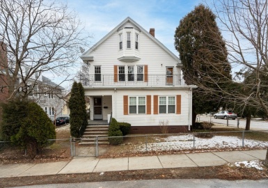64 Commonwealth Rd, Watertown, Massachusetts 02472, 7 Bedrooms Bedrooms, 15 Rooms Rooms,5 BathroomsBathrooms,Residential Income,For Sale,Commonwealth Rd,73199949