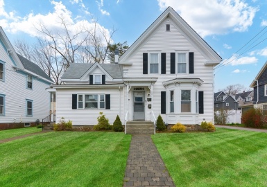 90 Dean Ave, Franklin, Massachusetts 02038, 5 Bedrooms Bedrooms, 9 Rooms Rooms,2.5 BathroomsBathrooms,Residential Income,For Sale,Dean Ave,73227284