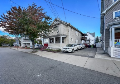 27 Cameron St, Everett, Massachusetts 02149, 5 Bedrooms Bedrooms, 11 Rooms Rooms,2 BathroomsBathrooms,Residential Income,For Sale,Cameron St,73176682