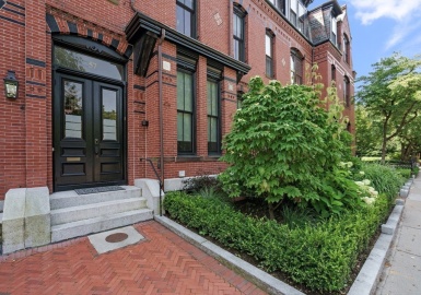 57 Monmouth Street, Brookline, Massachusetts 02445, 5 Bedrooms Bedrooms, 10 Rooms Rooms,3.5 BathroomsBathrooms,Residential,For Sale,Monmouth Street,73222066