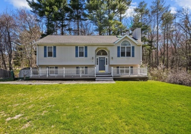 119 Woodview Dr, Taunton, Massachusetts 02780, 5 Bedrooms Bedrooms, 7 Rooms Rooms,2 BathroomsBathrooms,Residential,For Sale,Woodview Dr,73226163