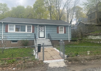 42 Warren Ave, Boston, Massachusetts 02136, 5 Bedrooms Bedrooms, 7 Rooms Rooms,2 BathroomsBathrooms,Residential,For Sale,Warren Ave,73126683