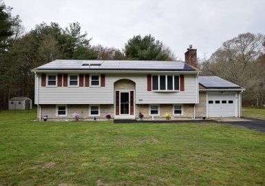 320 New Boston Rd, Fairhaven, Massachusetts 02719, 3 Bedrooms Bedrooms, 6 Rooms Rooms,2 BathroomsBathrooms,Residential,For Sale,New Boston Rd,73206859
