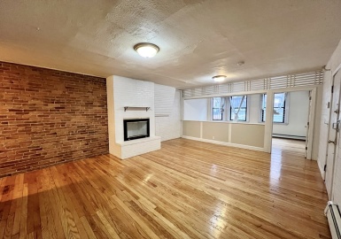 337 Beacon Street, Boston, Massachusetts 02116, 1 Bedroom Bedrooms, 4 Rooms Rooms,1 BathroomBathrooms,Residential Lease,For Rent,Beacon Street,73223542