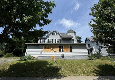 223 Elm St, Holyoke, Massachusetts 01040, 6 Bedrooms Bedrooms, 15 Rooms Rooms,5 BathroomsBathrooms,Residential Income,For Sale,Elm St,73229320