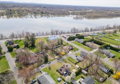 17 Dyotte St, Agawam, Massachusetts 01001, 3 Bedrooms Bedrooms, 6 Rooms Rooms,1 BathroomBathrooms,Residential,For Sale,Dyotte St,73227141