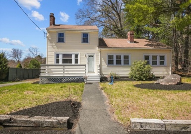 528 Elm Rd, Walpole, Massachusetts 02081, 4 Bedrooms Bedrooms, 8 Rooms Rooms,1 BathroomBathrooms,Residential,For Sale,Elm Rd,73227488