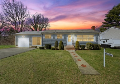 14 Simeon Ave, Brockton, Massachusetts 02302, 3 Bedrooms Bedrooms, 6 Rooms Rooms,1 BathroomBathrooms,Residential,For Sale,Simeon Ave,73221594