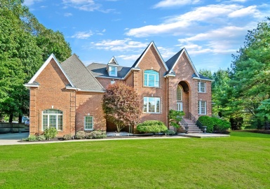 1 Ashley Ct, Lynnfield, Massachusetts 01940, 5 Bedrooms Bedrooms, 20 Rooms Rooms,6 BathroomsBathrooms,Residential,For Sale,Ashley Ct,73173023