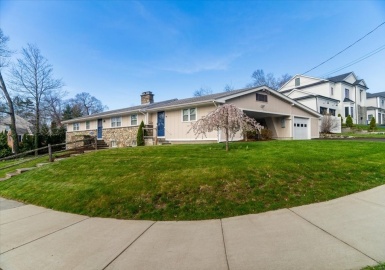 5 Wiswall Road, Newton, Massachusetts 02459, 3 Bedrooms Bedrooms, 15 Rooms Rooms,3 BathroomsBathrooms,Residential,For Sale,Wiswall Road,73227600