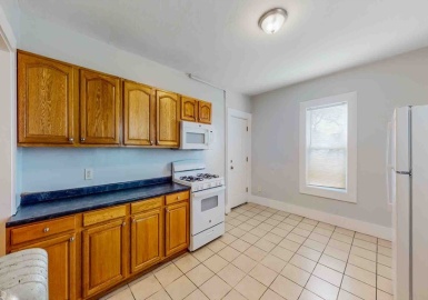 112 Pleasant St, Boston, Massachusetts 02125, 3 Bedrooms Bedrooms, 6 Rooms Rooms,1 BathroomBathrooms,Residential Lease,For Rent,Pleasant St,73221976