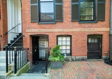 2 Mt. Vernon Square, Boston, Massachusetts 02108, 3 Bedrooms Bedrooms, 7 Rooms Rooms,3.5 BathroomsBathrooms,Residential Lease,For Rent,Mt. Vernon Square,73224065