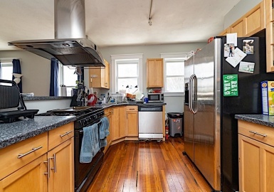 6 Belmont St, Somerville, Massachusetts 02143, 6 Bedrooms Bedrooms, 10 Rooms Rooms,2 BathroomsBathrooms,Residential Lease,For Rent,Belmont St,73214532