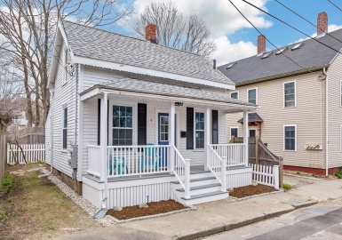 18 Neptune Street, Newburyport, Massachusetts 01950, 2 Bedrooms Bedrooms, 4 Rooms Rooms,1 BathroomBathrooms,Residential Lease,For Rent,Neptune Street,73223116