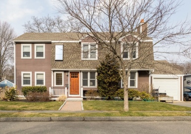 16 May, Marblehead, Massachusetts 01945, 5 Bedrooms Bedrooms, 10 Rooms Rooms,3.5 BathroomsBathrooms,Residential Lease,For Rent,May,73227007