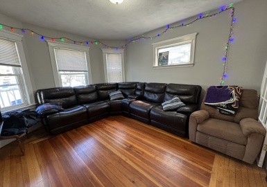 128 Fellsway W, Medford, Massachusetts 02155, 4 Bedrooms Bedrooms, 8 Rooms Rooms,2 BathroomsBathrooms,Residential Lease,For Rent,Fellsway W,73226825