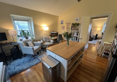 65 Walden St, Cambridge, Massachusetts 02140, 2 Bedrooms Bedrooms, 3 Rooms Rooms,1 BathroomBathrooms,Residential Lease,For Rent,Walden St,73206517