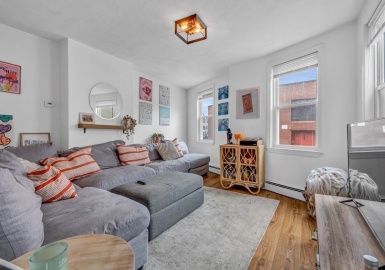 176 Emerson, Boston, Massachusetts 02127, 4 Bedrooms Bedrooms, 6 Rooms Rooms,2 BathroomsBathrooms,Residential Lease,For Rent,Emerson,73227201
