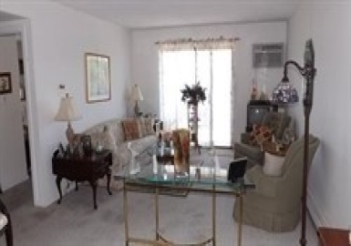 382 Massachusetts Avenue, Arlington, Massachusetts 02474, 2 Bedrooms Bedrooms, 4 Rooms Rooms,1 BathroomBathrooms,Residential Lease,For Rent,Massachusetts Avenue,73223509
