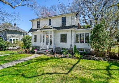 45 Cliff Rd, Milton, Massachusetts 02186, 3 Bedrooms Bedrooms, 8 Rooms Rooms,3 BathroomsBathrooms,Residential,For Sale,Cliff Rd,73228427