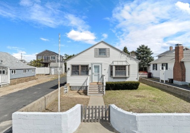 155 River St, Scituate, Massachusetts 02066, 3 Bedrooms Bedrooms, 5 Rooms Rooms,1 BathroomBathrooms,Residential,For Sale,River St,73219309