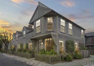 25 Broadway, Nantucket, Massachusetts 02564, 4 Bedrooms Bedrooms, 10 Rooms Rooms,4.5 BathroomsBathrooms,Residential Income,For Sale,Broadway,73226886
