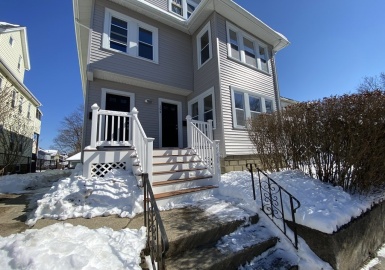 194 Main, Medford, Massachusetts 02155, 2 Bedrooms Bedrooms, 4 Rooms Rooms,1 BathroomBathrooms,Residential Lease,For Rent,Main,72946887