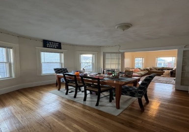 10/12 Pinkham, Medford, Massachusetts 02155, 3 Bedrooms Bedrooms, 5 Rooms Rooms,1 BathroomBathrooms,Residential Lease,For Rent,Pinkham,73014526