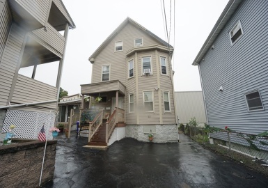 22 Faulkner Street, Malden, Massachusetts 02148, 7 Bedrooms Bedrooms, 15 Rooms Rooms,3 BathroomsBathrooms,Residential Income,For Sale,Faulkner Street,73036029