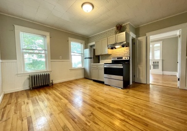 16 Fifth Ave, Worcester, Massachusetts 01607, 3 Bedrooms Bedrooms, 5 Rooms Rooms,1 BathroomBathrooms,Residential Lease,For Rent,Fifth Ave,73022638