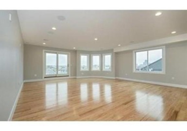 339 West Broadway, Boston, Massachusetts 02127, 2 Bedrooms Bedrooms, 4 Rooms Rooms,2 BathroomsBathrooms,Residential Lease,For Rent,West Broadway,72698209