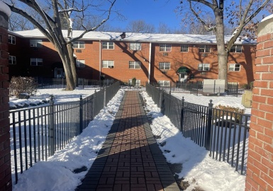 58 Lawton St, Springfield, Massachusetts 01109, 2 Bedrooms Bedrooms, 4 Rooms Rooms,1.5 BathroomsBathrooms,Residential Lease,For Rent,Lawton St,73064813