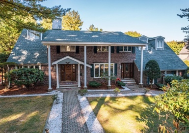 16 Willowby Way, Lynnfield, Massachusetts 01940, 4 Bedrooms Bedrooms, 13 Rooms Rooms,4.5 BathroomsBathrooms,Residential,For Sale,Willowby Way,73049470
