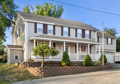 14 Cleveland Street, Salem, Massachusetts 01970, 5 Bedrooms Bedrooms, 12 Rooms Rooms,3.5 BathroomsBathrooms,Residential,For Sale,Cleveland Street,73031515