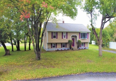 2 Pamela Jean Road, Seekonk, Massachusetts 02771, 3 Bedrooms Bedrooms, 6 Rooms Rooms,1 BathroomBathrooms,Residential,For Sale,Pamela Jean Road,73044047