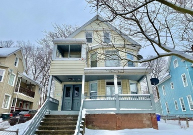 39 Acushnet Avenue, Springfield, Massachusetts 01105, 3 Bedrooms Bedrooms, 5 Rooms Rooms,1 BathroomBathrooms,Residential Lease,For Rent,Acushnet Avenue,72782768