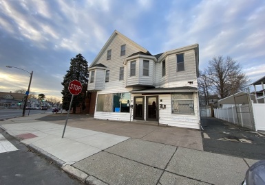 2-4 Johnson St, Springfield, Massachusetts 01108, 6 Bedrooms Bedrooms, 15 Rooms Rooms,2 BathroomsBathrooms,Residential Income,For Sale,Johnson St,73073130