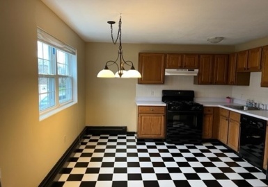 25 Farrwood Avenue, North Andover, Massachusetts 01845, 2 Bedrooms Bedrooms, 4 Rooms Rooms,1 BathroomBathrooms,Residential Lease,For Rent,Farrwood Avenue,73064281
