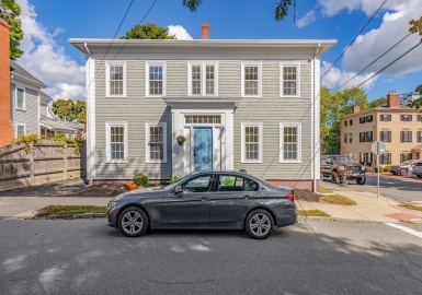 26 Munroe Street, Newburyport, Massachusetts 01950, 1 Bedroom Bedrooms, 3 Rooms Rooms,1 BathroomBathrooms,Residential,For Sale,Munroe Street,73043201
