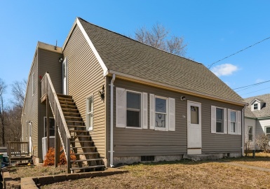 617 Washington, Easton, Massachusetts 02375, 4 Bedrooms Bedrooms, 9 Rooms Rooms,2 BathroomsBathrooms,Residential Income,For Sale,Washington,73065932
