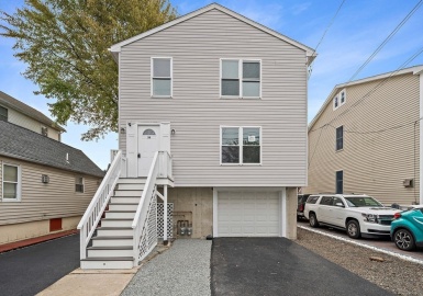 38 Arcadia St, Revere, Massachusetts 02151, 6 Bedrooms Bedrooms, 12 Rooms Rooms,2 BathroomsBathrooms,Residential Income,For Sale,Arcadia St,73046724