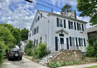 48 William St, Fairhaven, Massachusetts 02719, 7 Bedrooms Bedrooms, 13 Rooms Rooms,3 BathroomsBathrooms,Residential Income,For Sale,William St,73020090