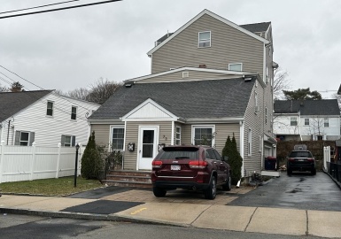 73 Estes, Everett, Massachusetts 02149, 5 Bedrooms Bedrooms, 16 Rooms Rooms,5.5 BathroomsBathrooms,Residential Income,For Sale,Estes,73075645