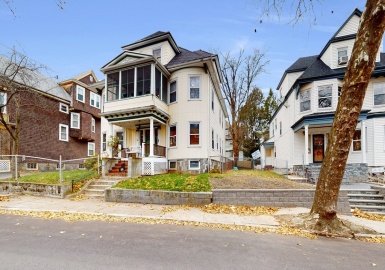 39 Moultrie St, Boston, Massachusetts 02124, 8 Bedrooms Bedrooms, 15 Rooms Rooms,2.5 BathroomsBathrooms,Residential Income,For Sale,Moultrie St,73067727