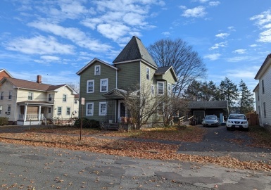 27 Hampden Street, Westfield, Massachusetts 01085, 5 Bedrooms Bedrooms, 10 Rooms Rooms,2 BathroomsBathrooms,Residential Income,For Sale,Hampden Street,73055888