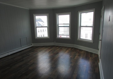 35-37 Hall St, Haverhill, Massachusetts 01832, 4 Bedrooms Bedrooms, 10 Rooms Rooms,2 BathroomsBathrooms,Residential Lease,For Rent,Hall St,73034775